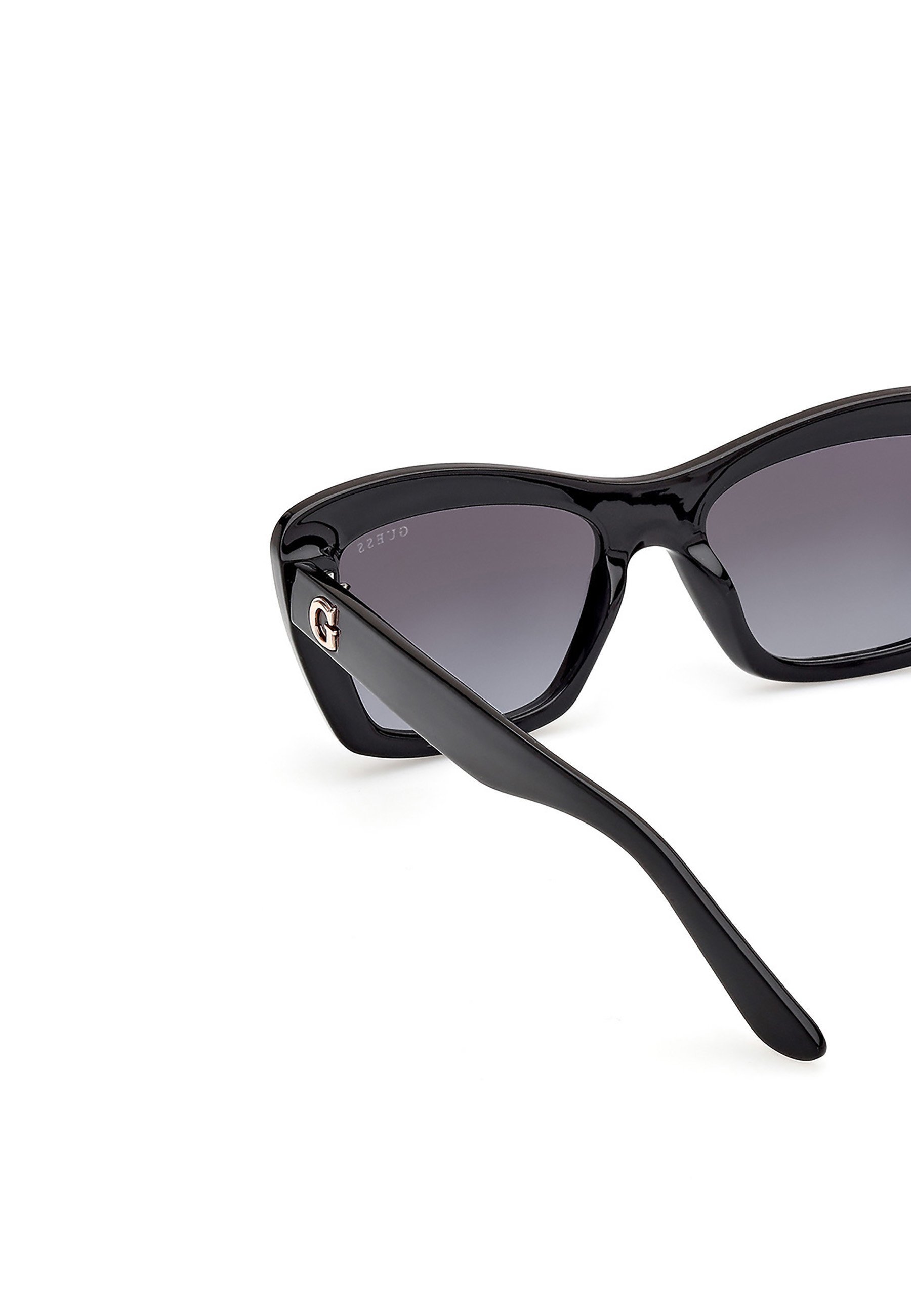 Lunettes de soleil Guess - noir brillant dégradé fumé
