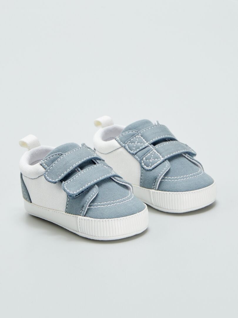 Tweekleurige lage sneakers met klittenbandsluiting - BLAUW