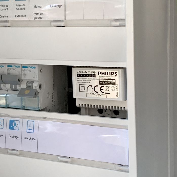Wired video intercom with 1 camera and 2 screens - Philips Connect 2 Premium