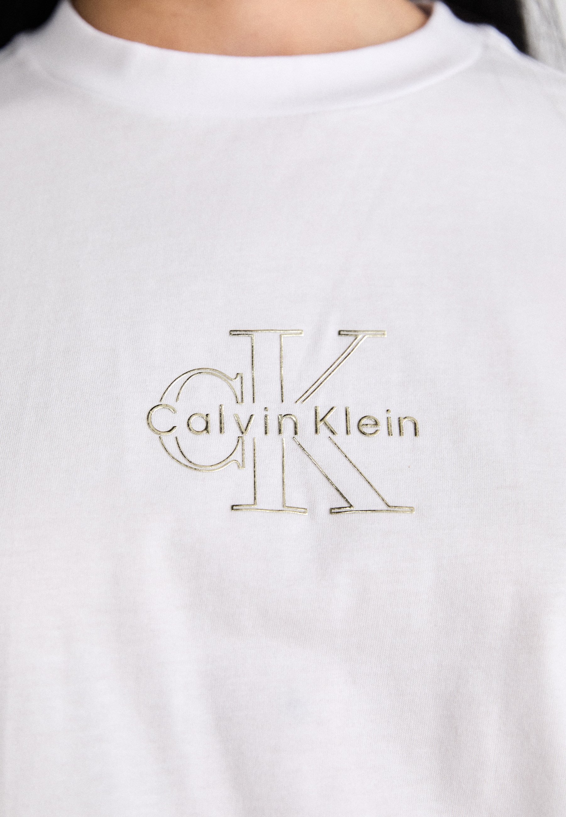 Calvin Klein Jeans CLASSIC FOIL MONOLOGO TEE - Koszulka z nadrukiem - olśniewająca biel