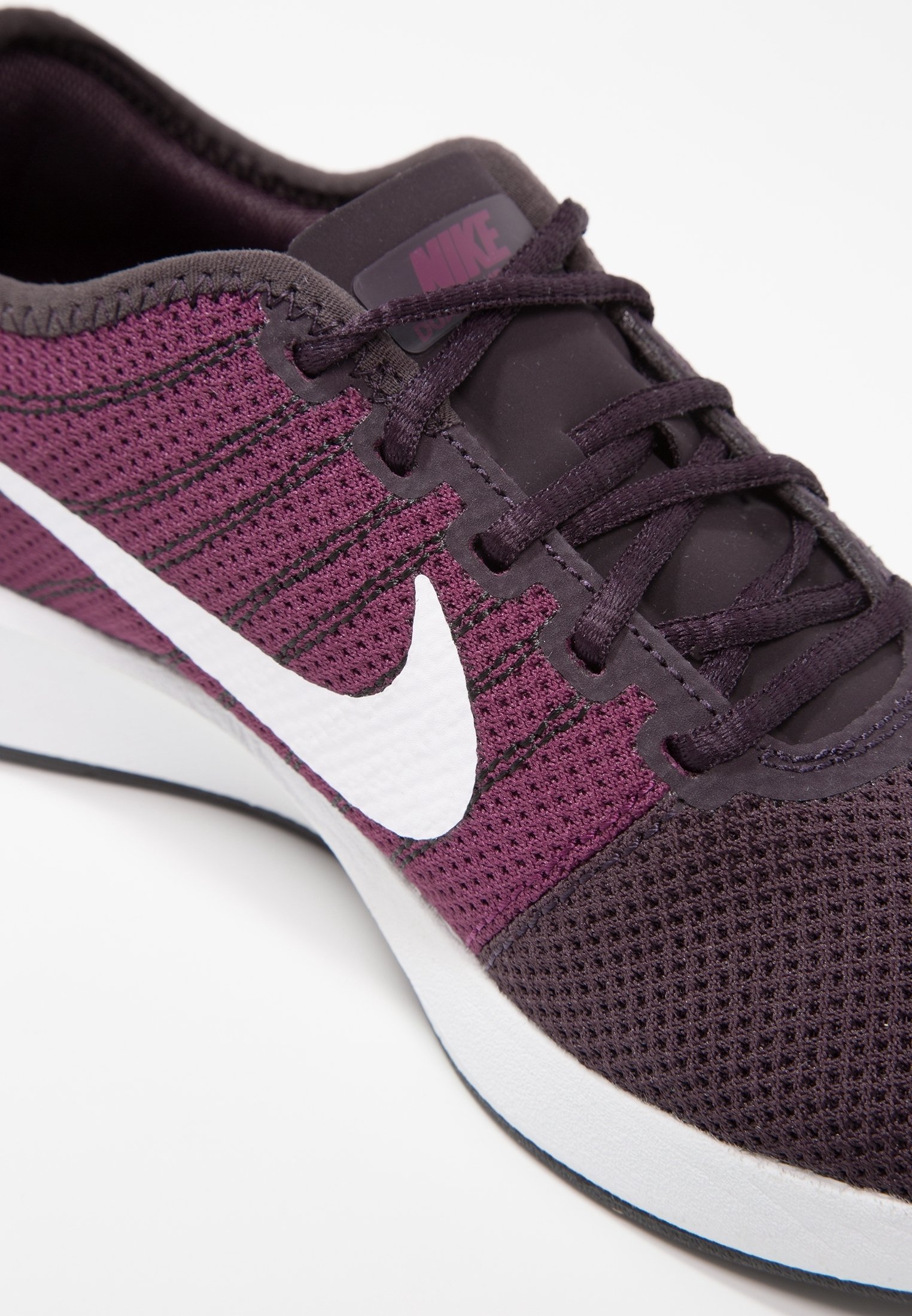 Nike Sportswear Sneaker – Bordeaux