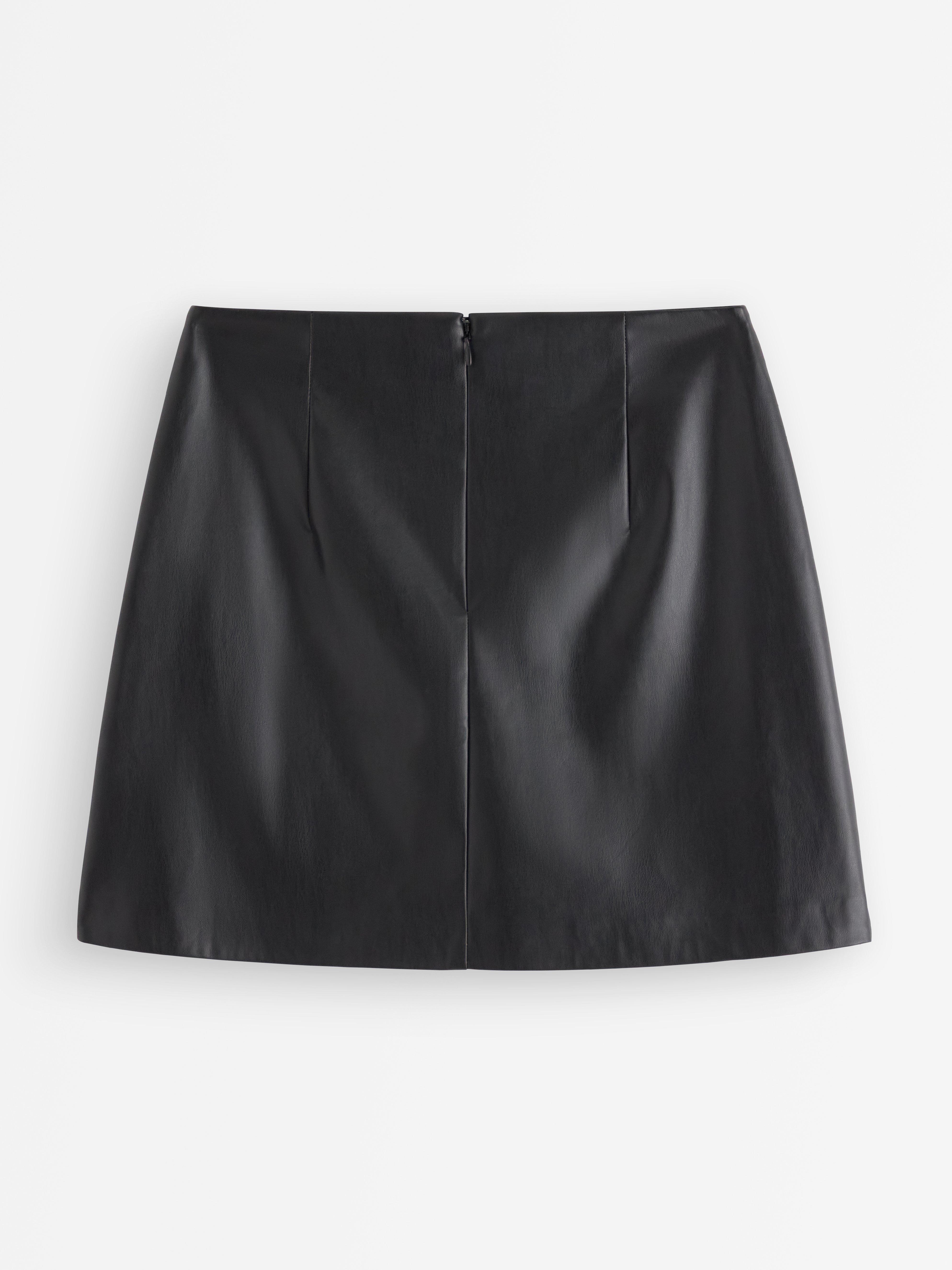 Minifalda de piel sintética negra