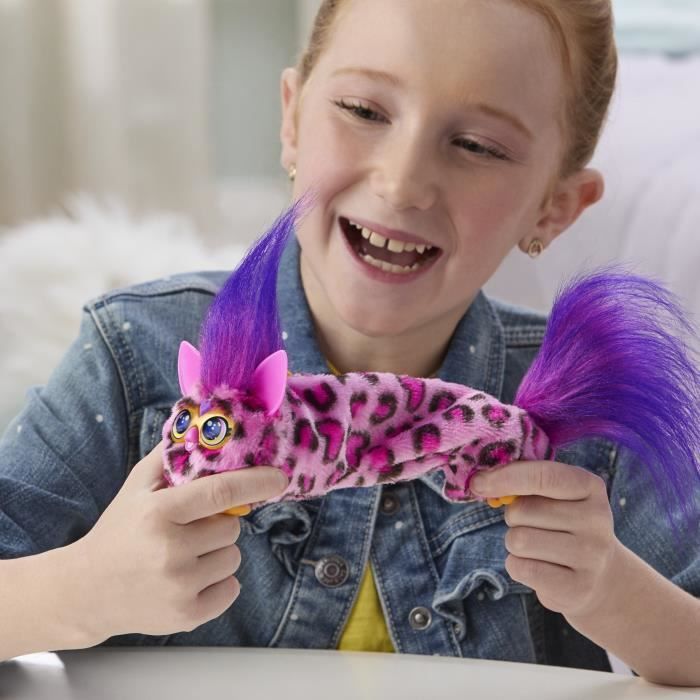 Furby DJ Furblets Kitt-Ee-Luv, mini elektronisch pluche speelgoed, kinderspeelgoed, 45 geluiden en muziekjes, geschikt voor kinderen vanaf 6 jaar.