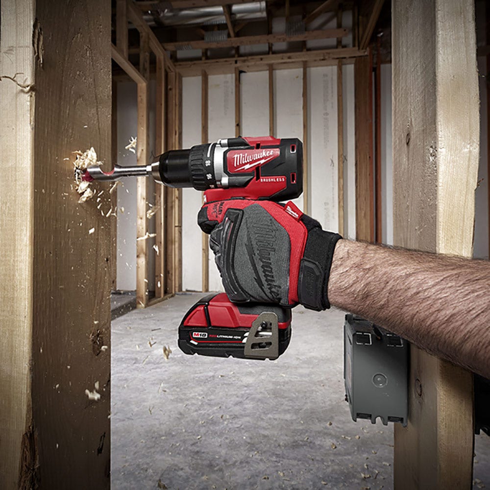 Conjunto de Furadeira/Parafusadeira Milwaukee 18V sem Escova de 13mm Gen 3 M18CBLDD-302C