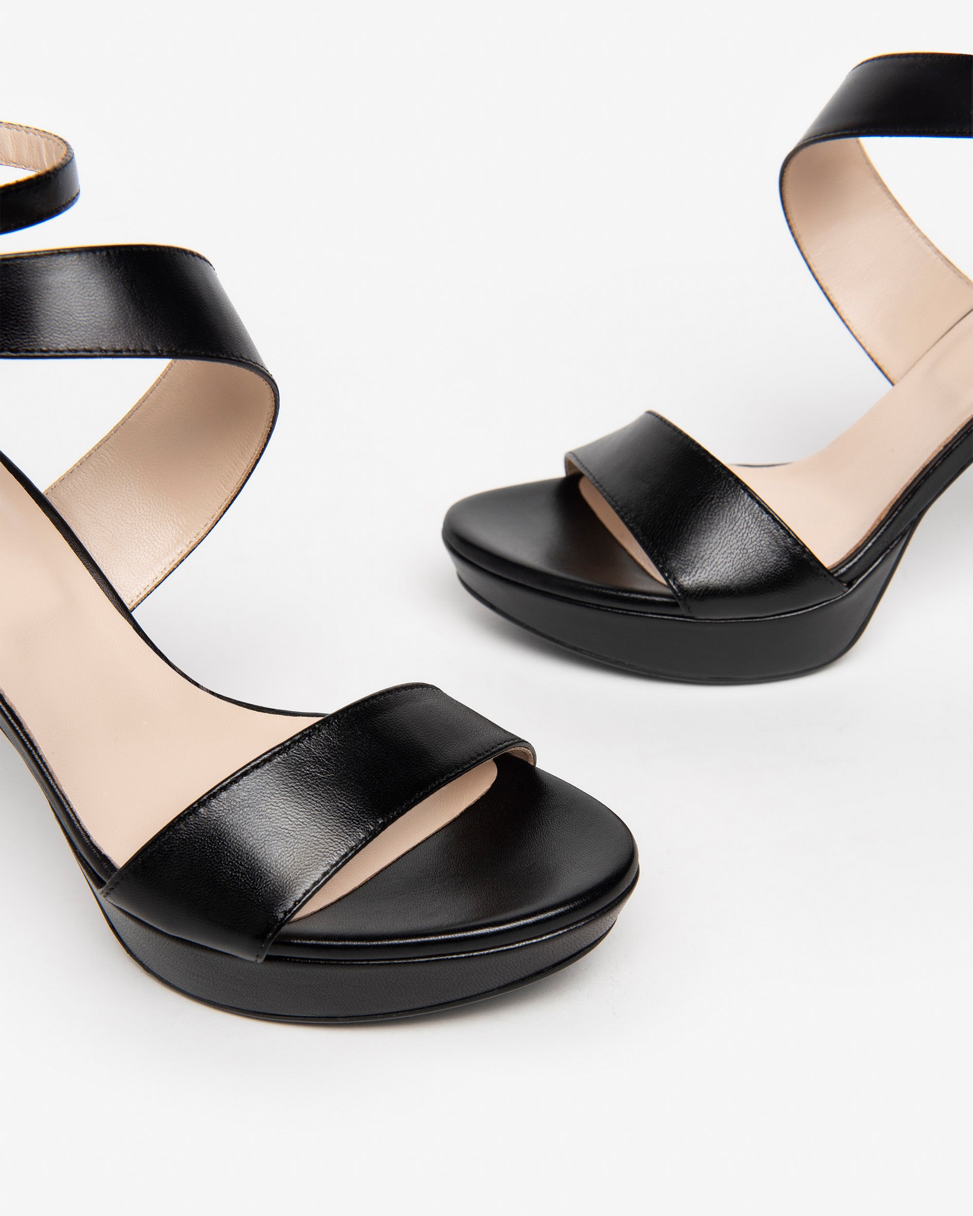  Damen-Ledersandalen
