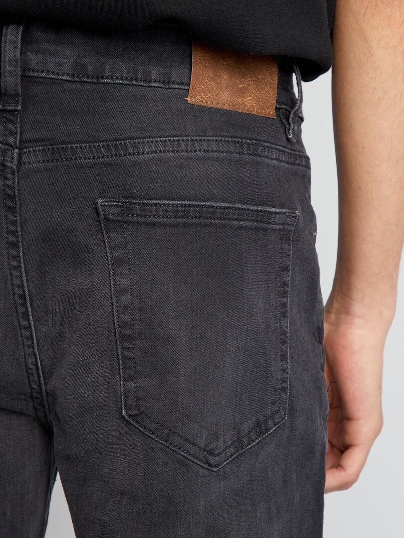 Calça jeans slim fit com 5 bolsos - PRETA