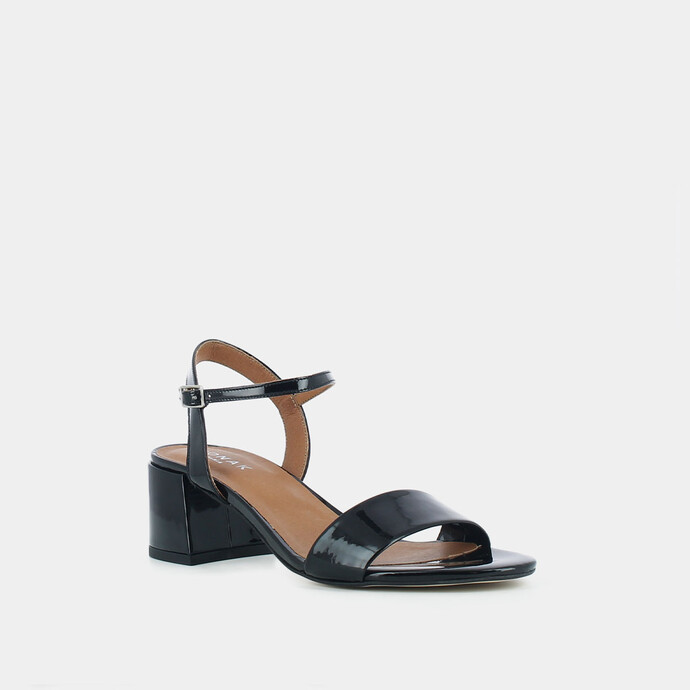Sandales à talons carrés  en cuir vernis noir