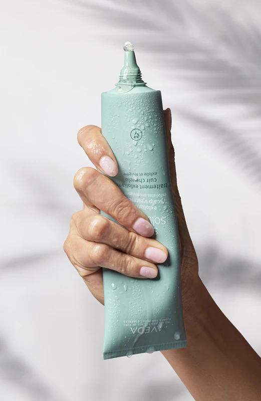 Aveda Scalp Solutions Exfoliërende Hoofdhuidbehandeling: exfoliërende gel voor hoofdhuidregeneratie.