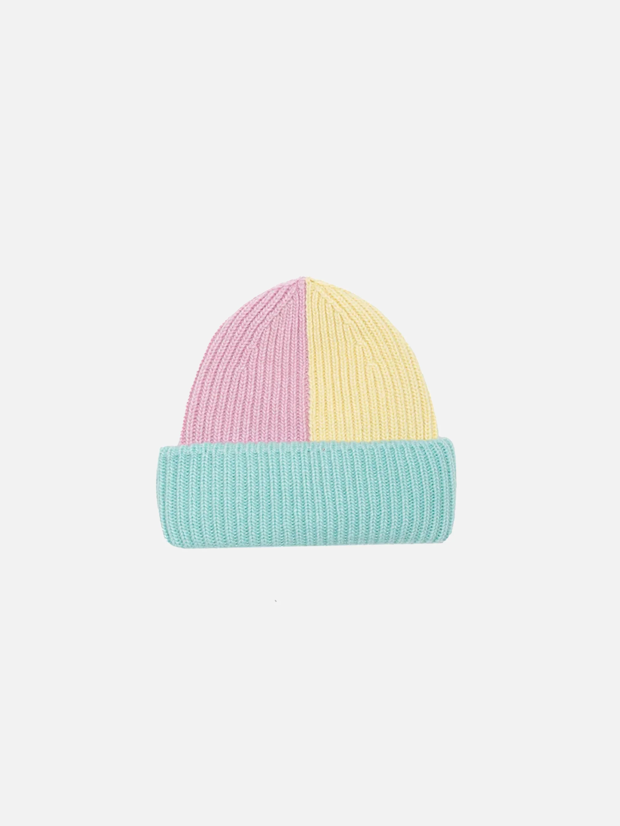 Strikket pigehue med St. Barth-broderi
