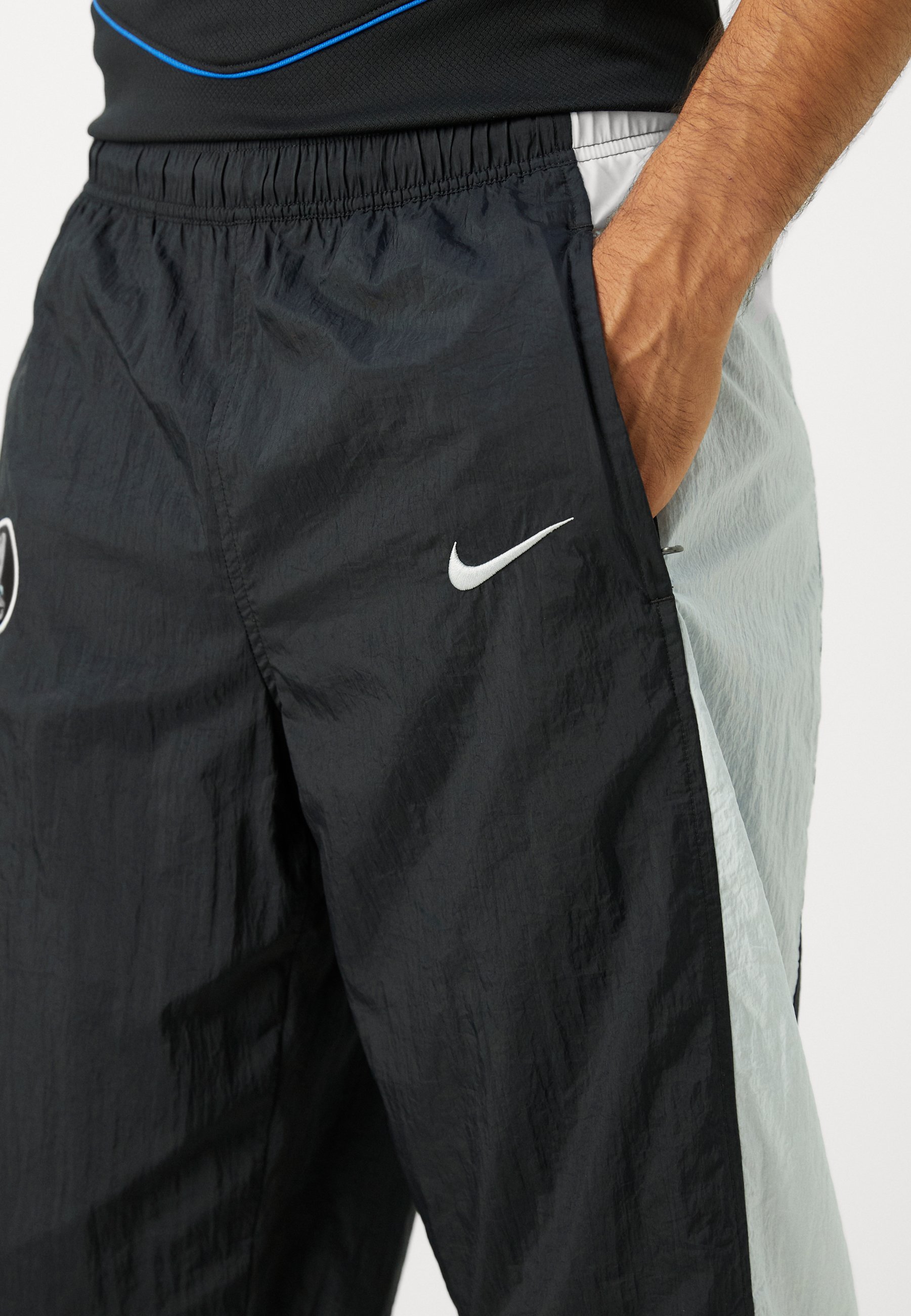 Nike Performance CHELSEA FC DERDE TRACKBROEK - Clubkleding - zwart/veldzilverkleurig