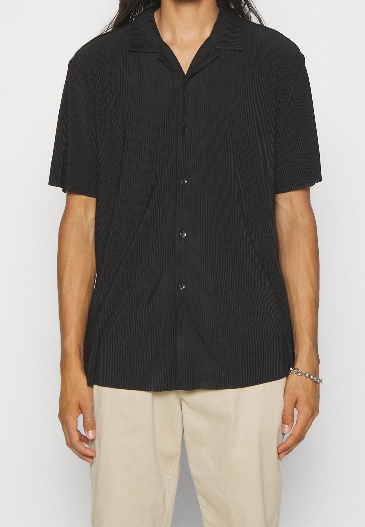 YOURTURN shirt - zwart