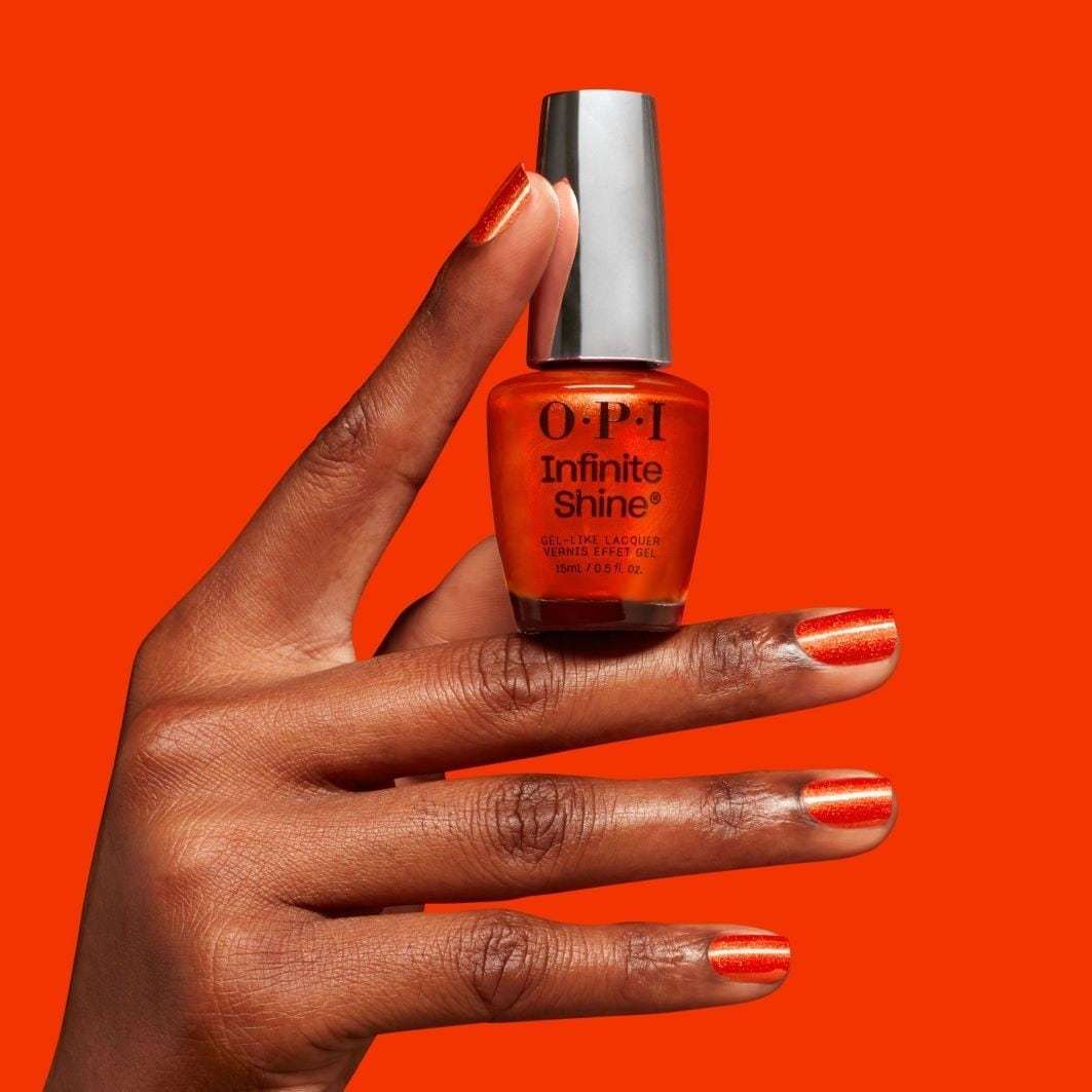 OPI nagų lakas „Infinite Shine Holiday 2025“ – „Good Enough To Treat“ – 15 ml