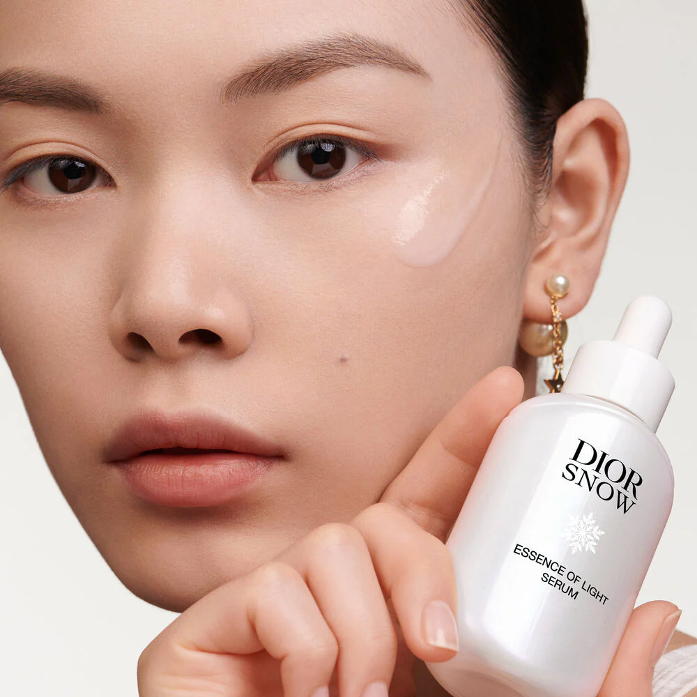 Antimacchie e Illuminanti Diorsnow Essence of Light Serum - Siero viso antimacchie, Tratt.collo e décolleté antimacchie