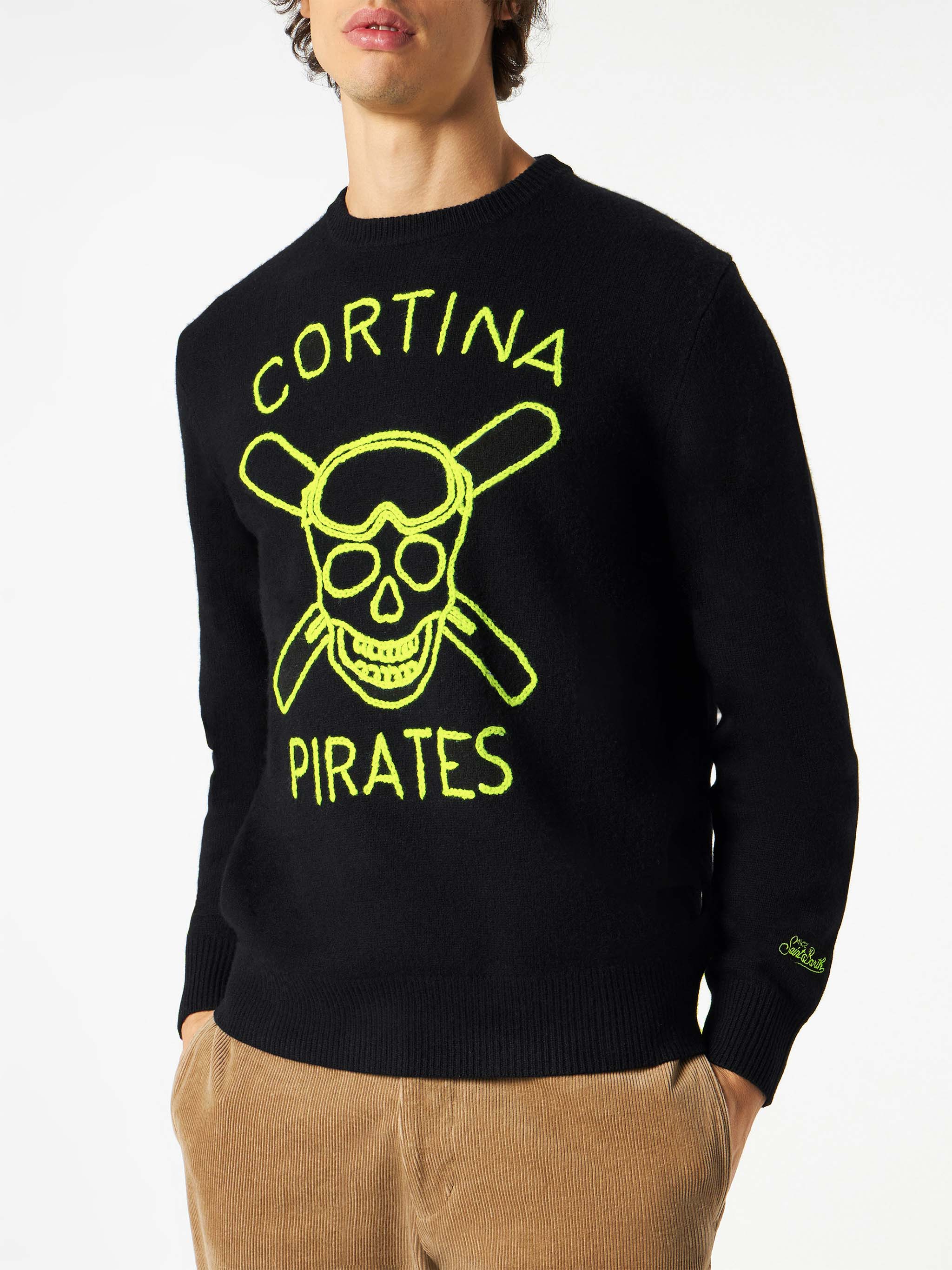 Zwarte herentrui met fluorescerend Cortina Pirates-borduurwerk.