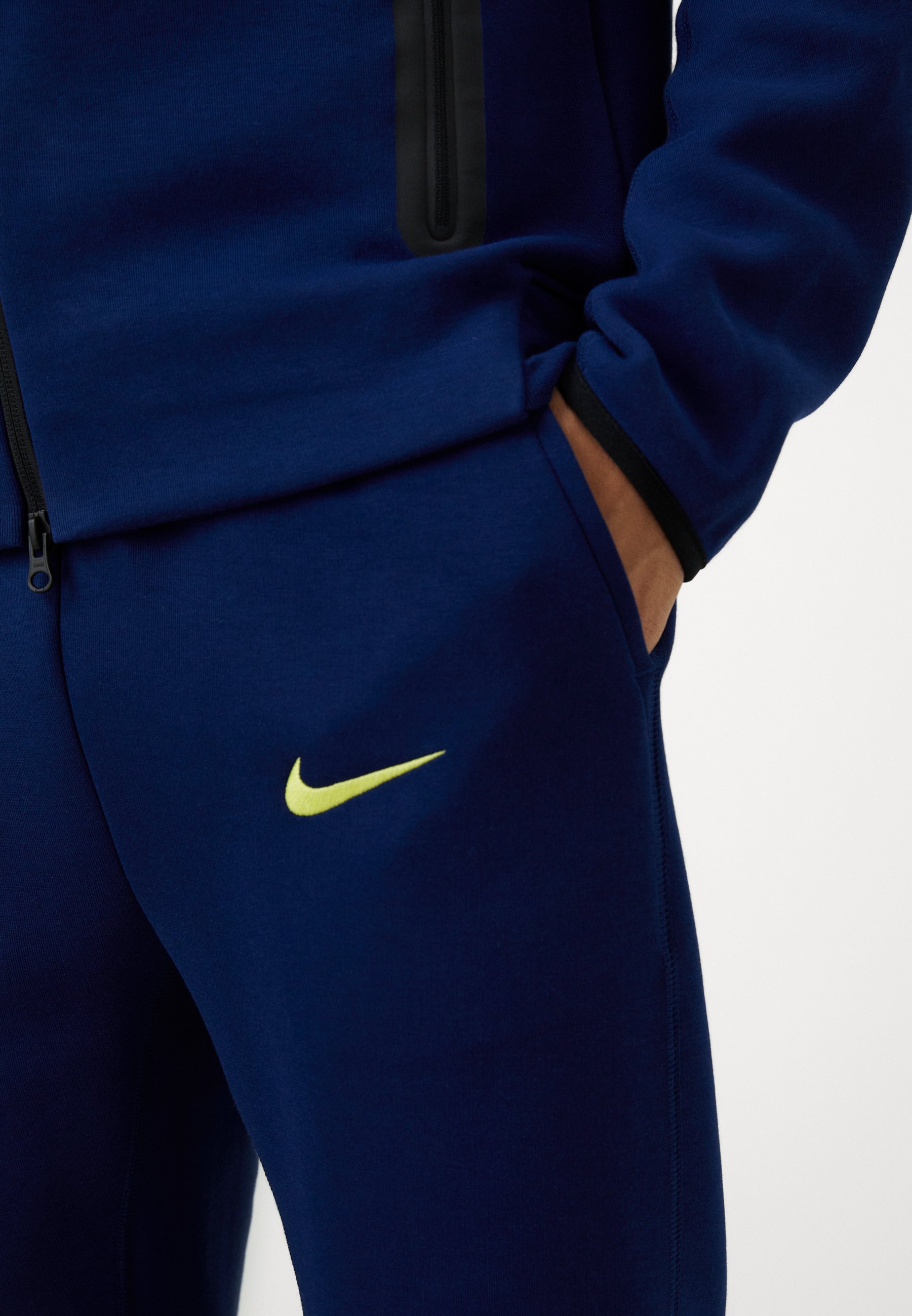 Nike Performance TOTTENHAM HOTSPUR TECH JOGGER PANT - Odzież klubowa - blue void/dynamic yellow