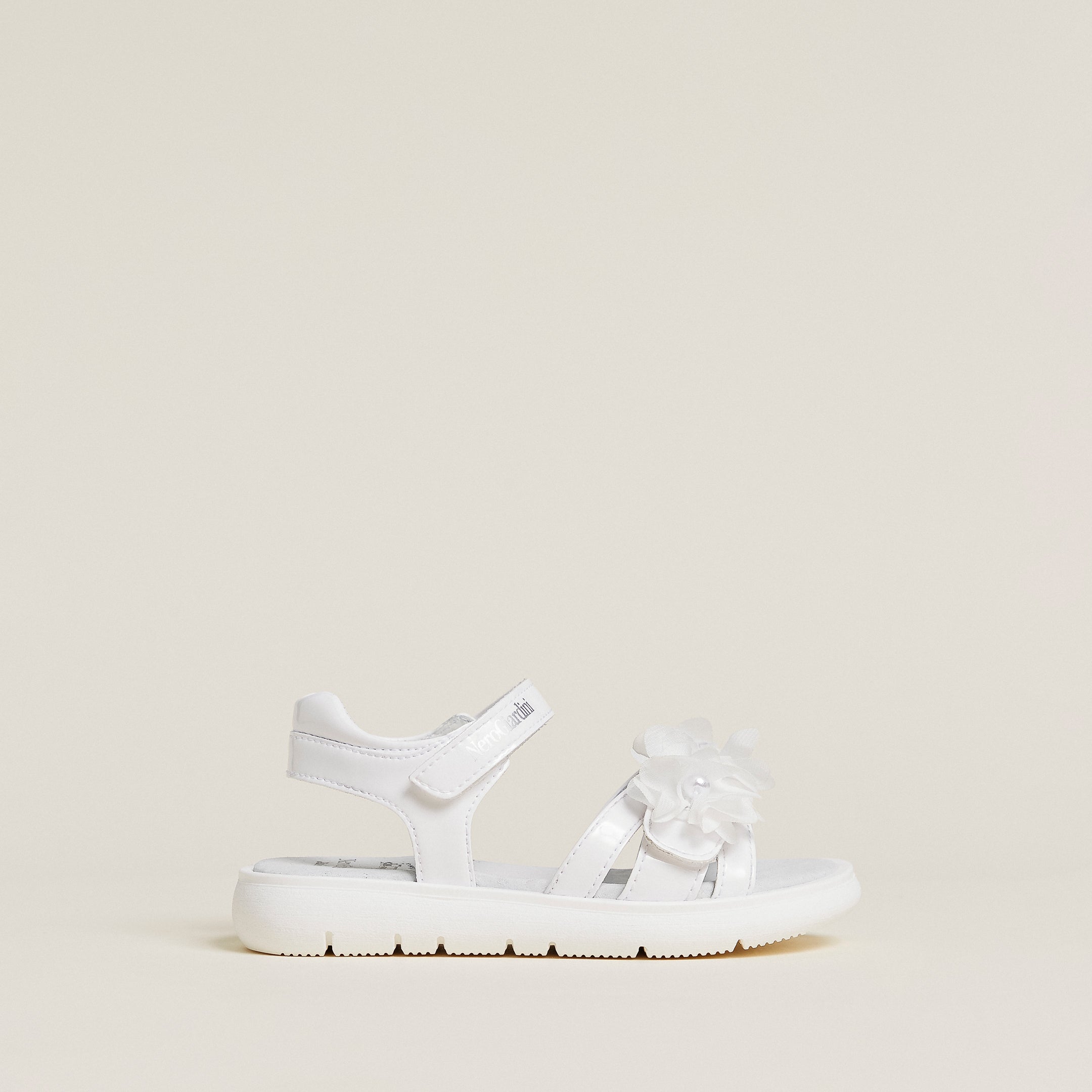  Sandalen für junge Mädchen aus Leder und technischen Materialien