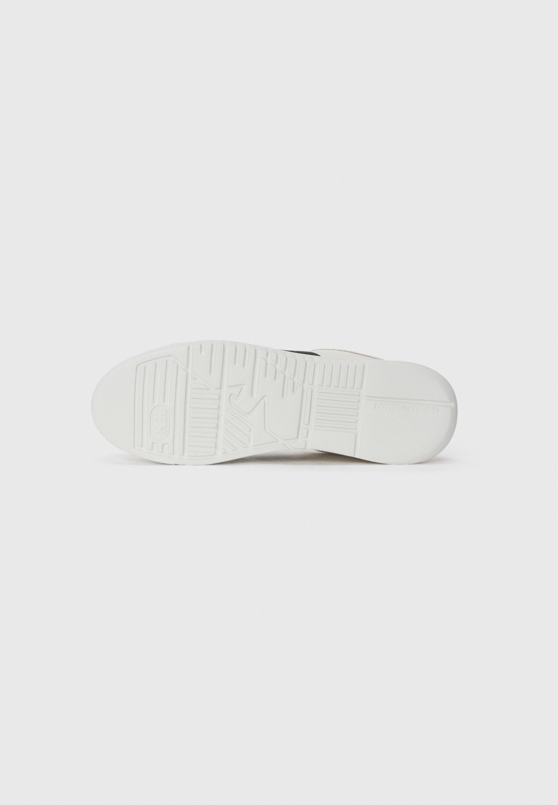 Emporio Armani tossud - valged
