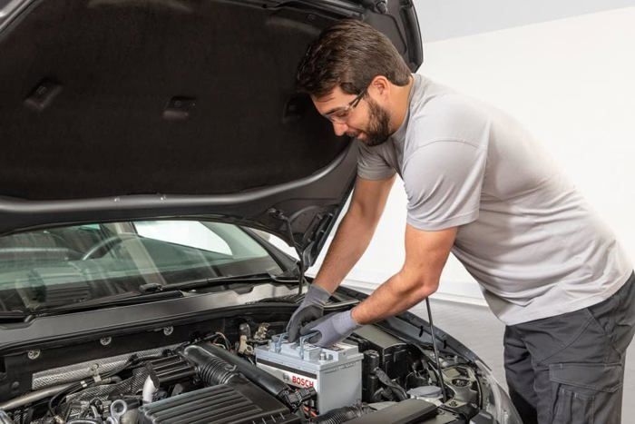 BOSCH Batterie Auto S4010 80Ah 740A / à droite