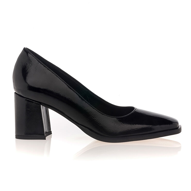 Sapatos de salto alto pretos femininos