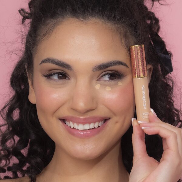 „MCoBeauty“ vidutinio smėlio spalvos momentinis maskuoklis „Camouflage & Contour“ 10 ml