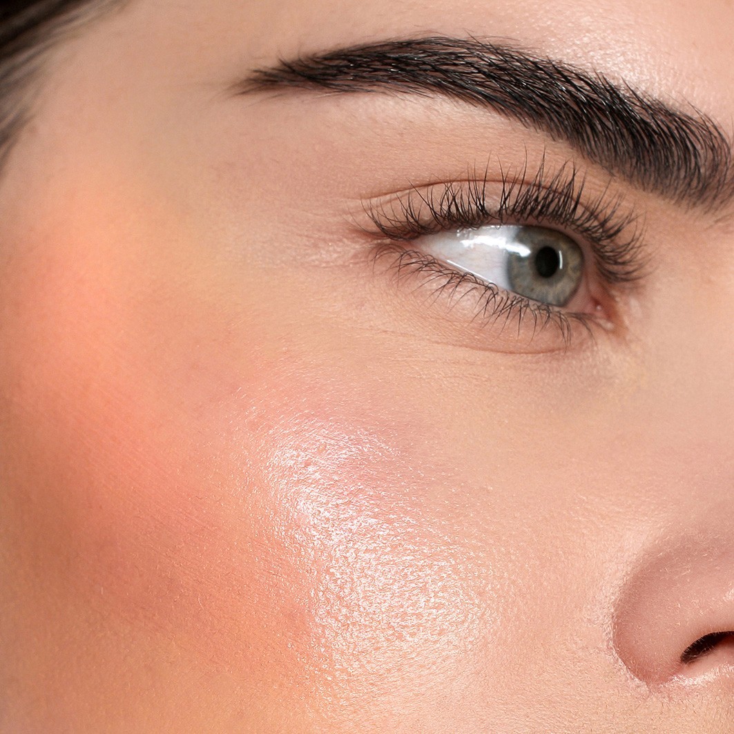 ZOEVA Highlighter Velvet Love tekoči osvetljevalec za lica - 13 ml