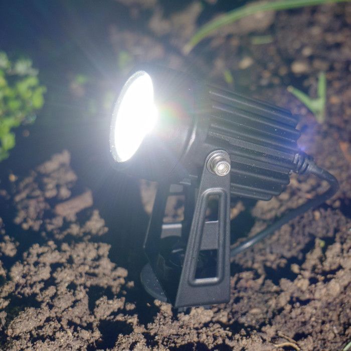 4 x LED-zonnespots met grondpennen - 3 meter kabel - Zonne-buitenverlichting voor tuin en pad - Verstelbaar - IP44 waterdicht