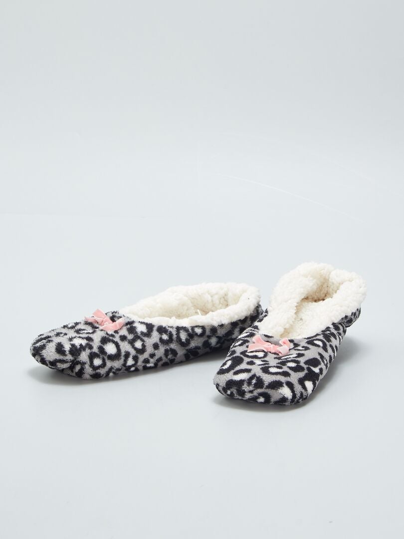 Pantufas de lã com estampa de leopardo - PRETAS