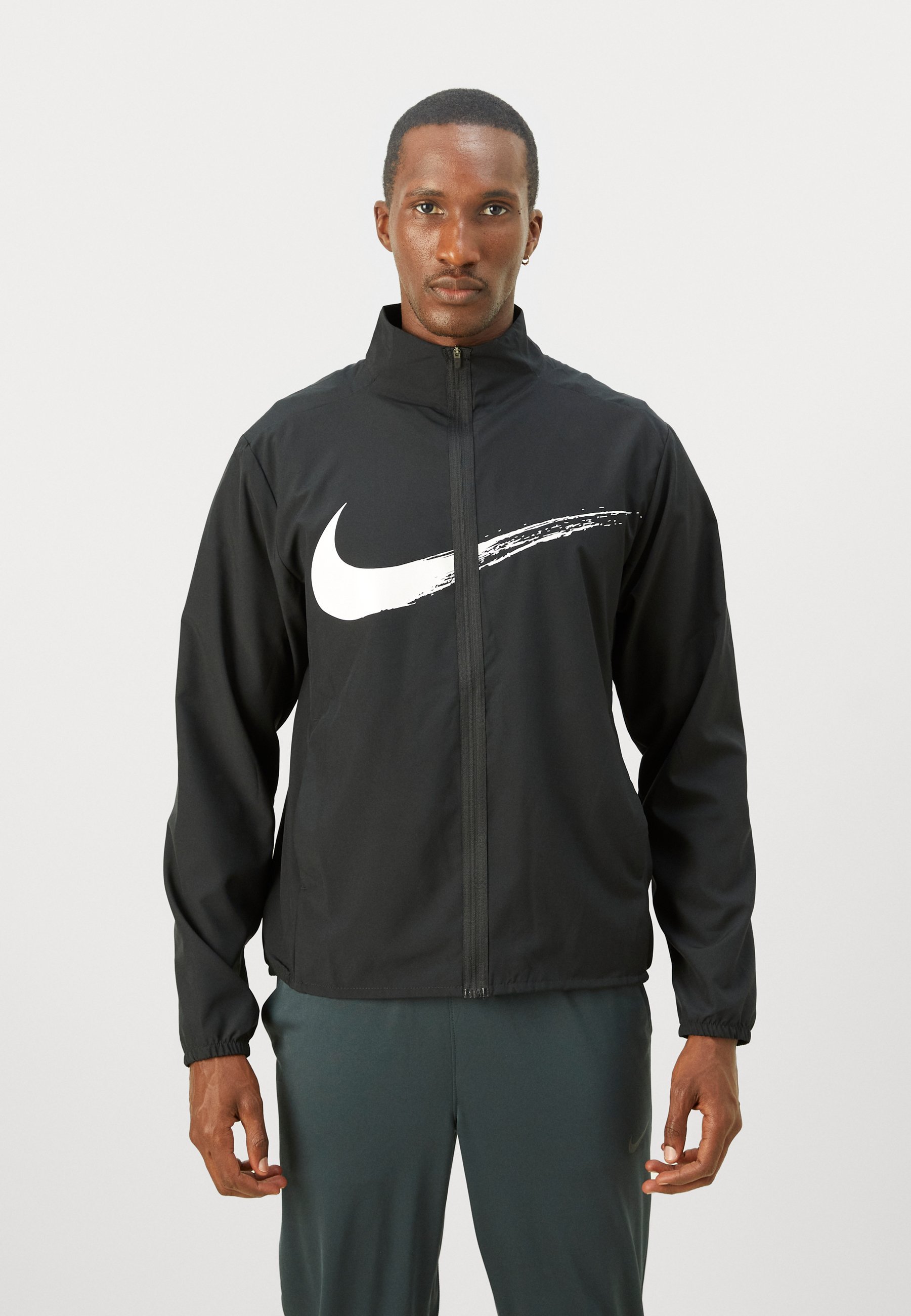 „Nike Performance FORM“ treniruočių striukė – juoda/balta