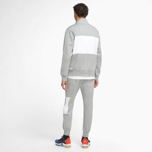 Nike Sportswear Essentials