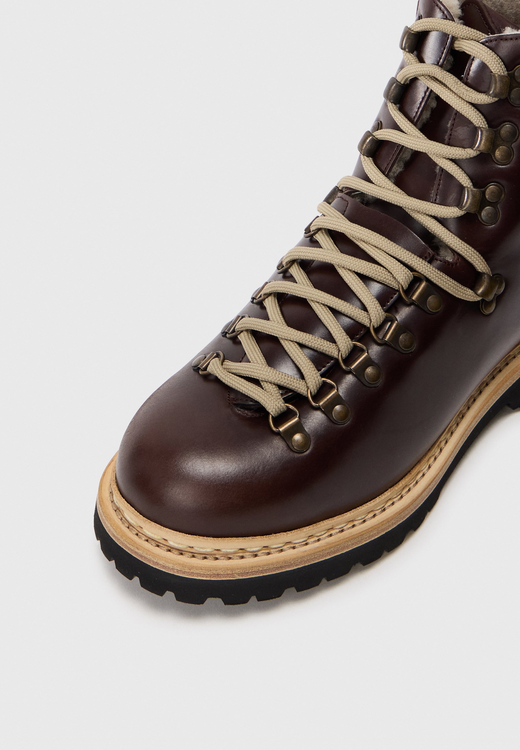 HESCHUNG ISERAN - Botas de cano curto com cadarço - tabac