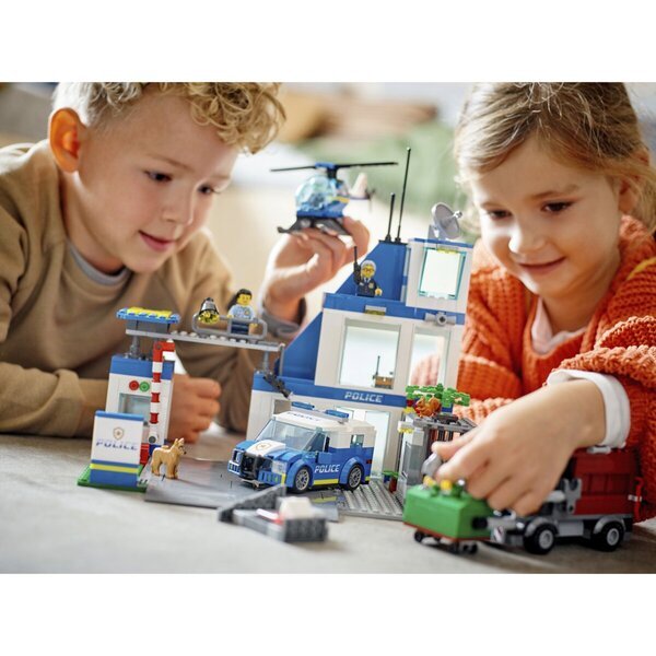 LEGO City 60316 Policijska stanica