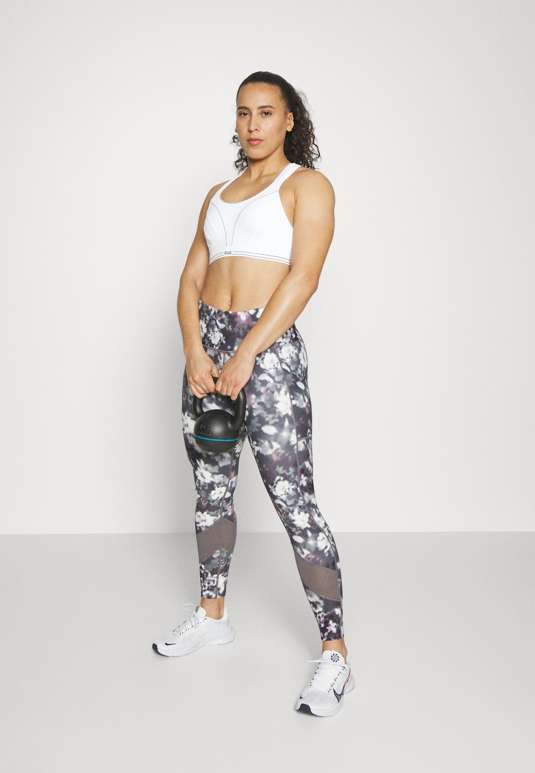 Shock Absorber ULTIMATE RUN BRA – Sport-BH mit starkem Halt – weiß
