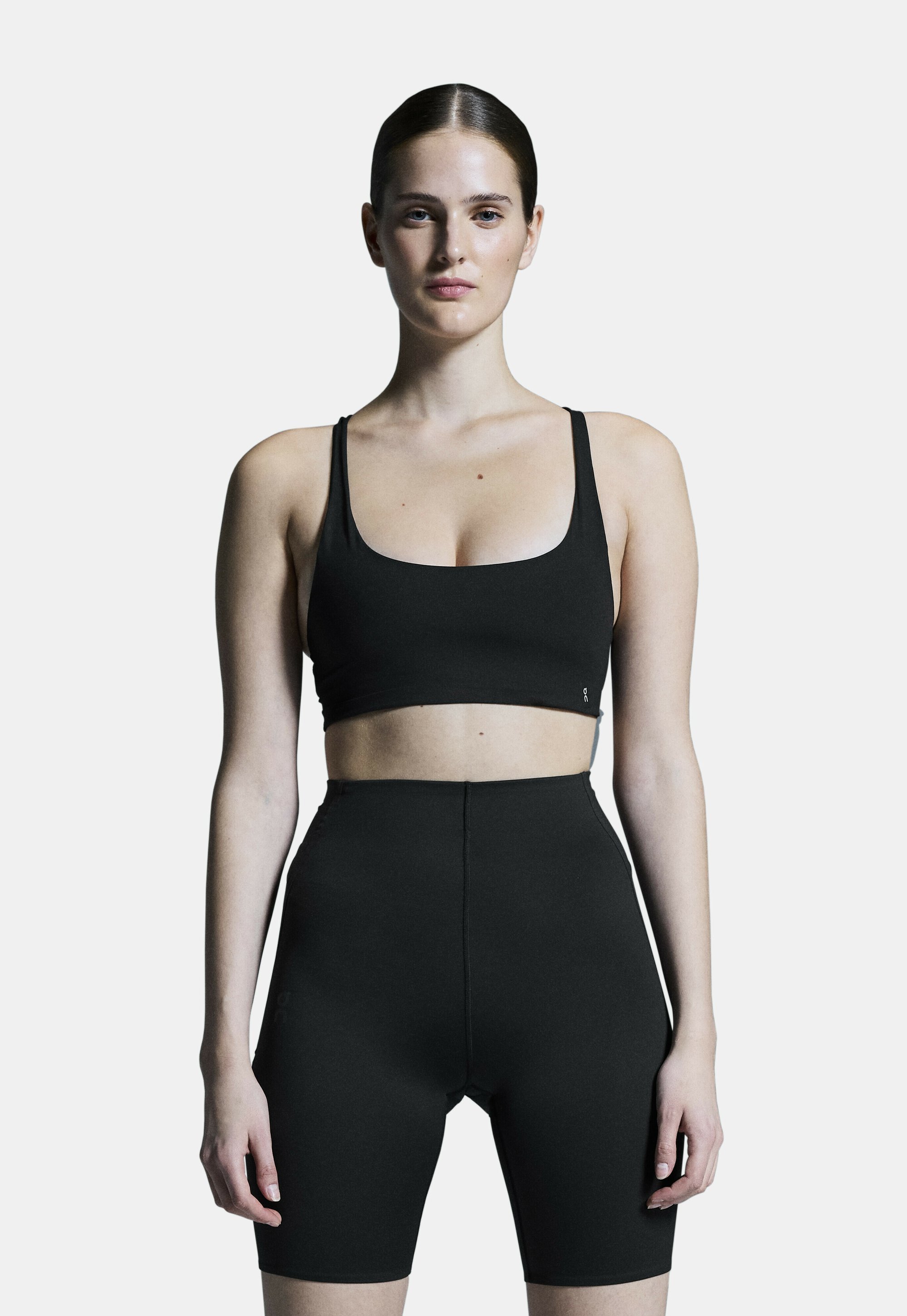 On STUDIO - Soutien-gorge de sport à maintien léger - noir