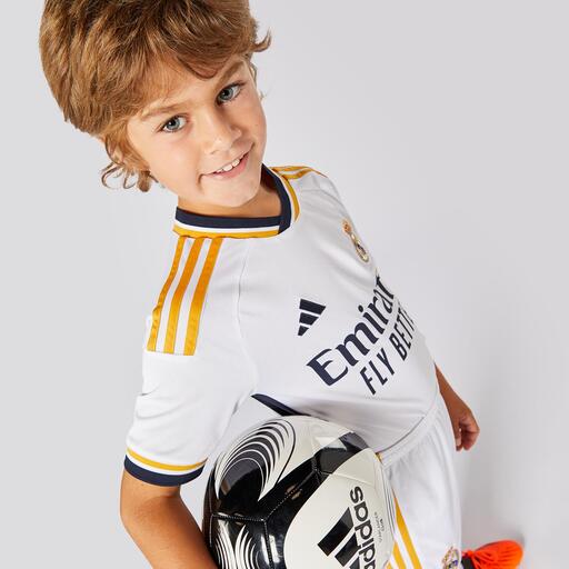  Uniforme principal do Real Madrid para a temporada 23/24