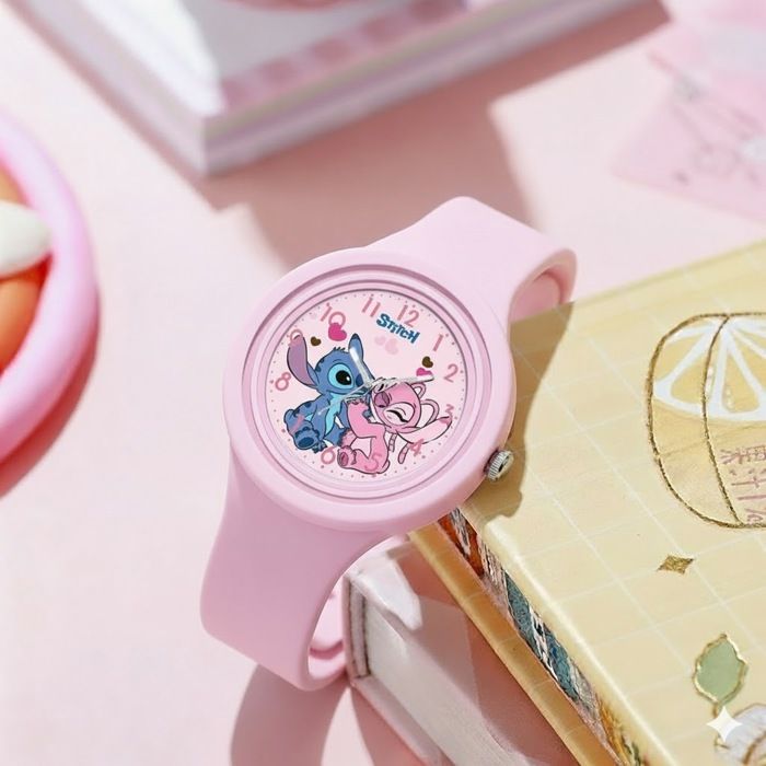 Reloj infantil Stitch rosa – Cuarzo, pantalla analógica, correa cómoda