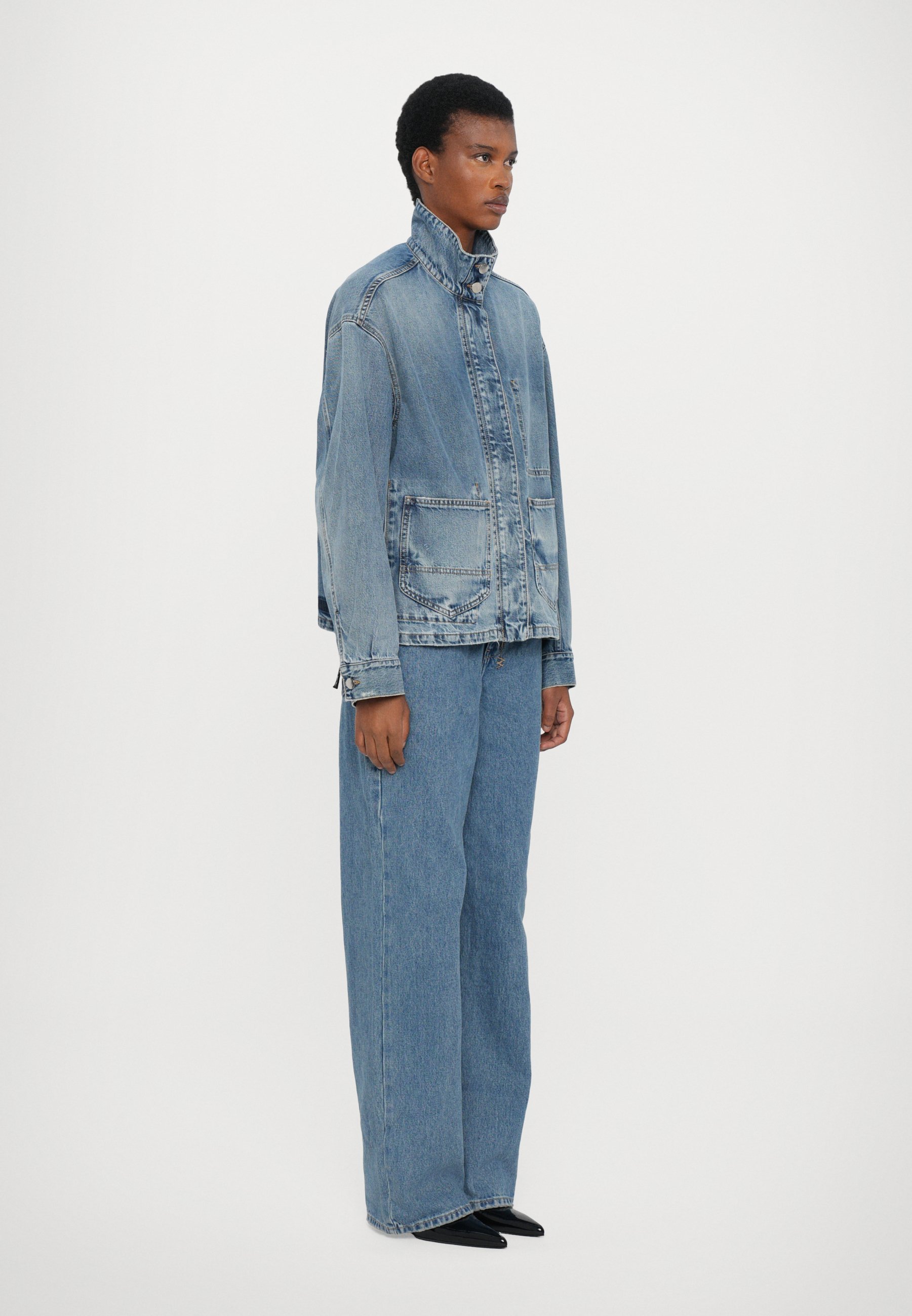 Geschlossene Jeansjacke – Jeansjacke – Mittelblau