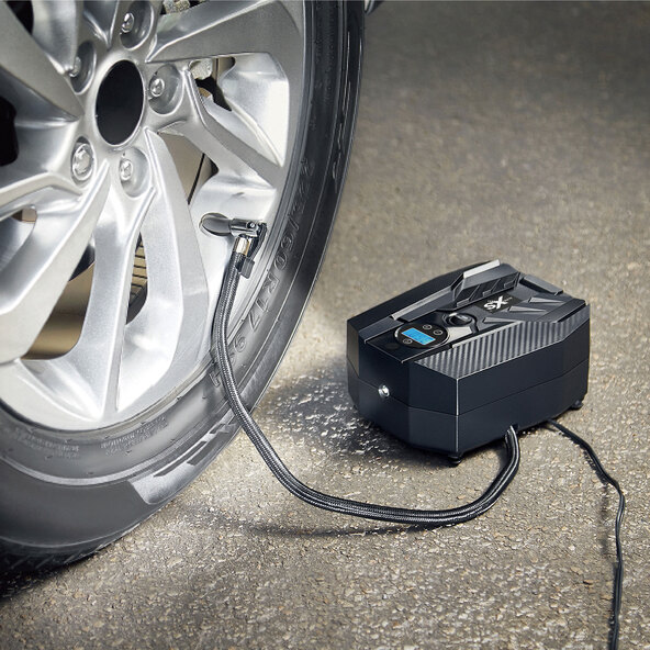 Portable tire compressor
