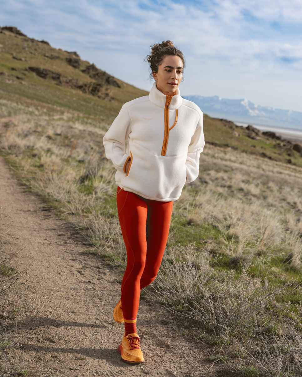HOKA Forro polar Ridgetop con media cremallera color ponche de huevo