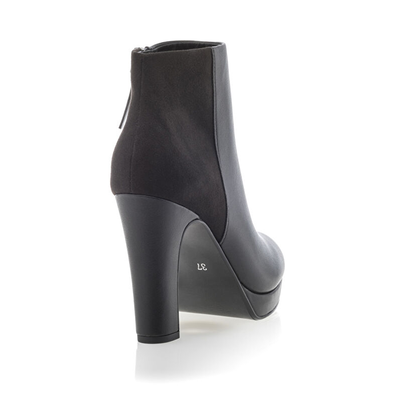  Botas negras de mujer / Botines