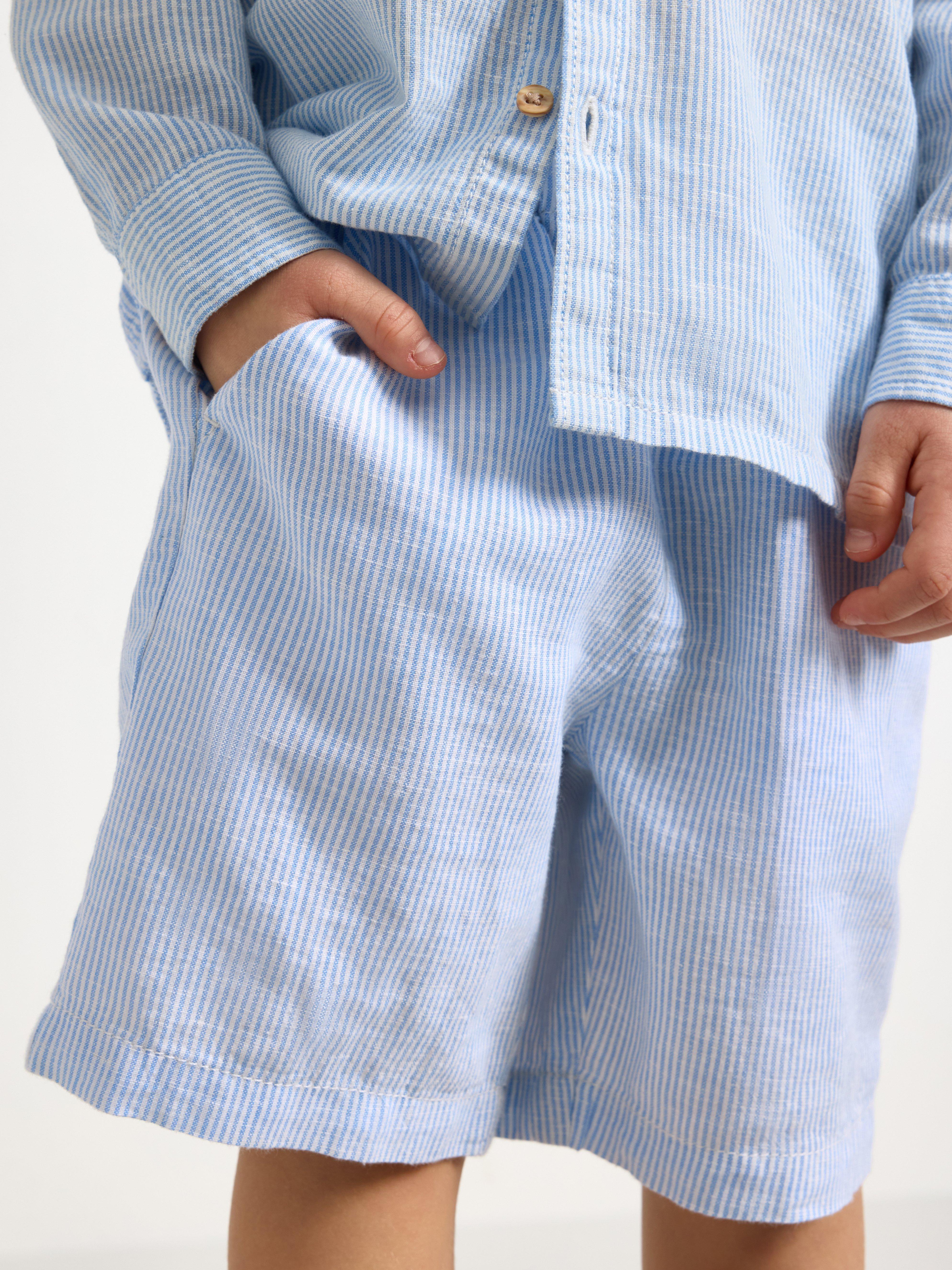 Světle modré kraťasy