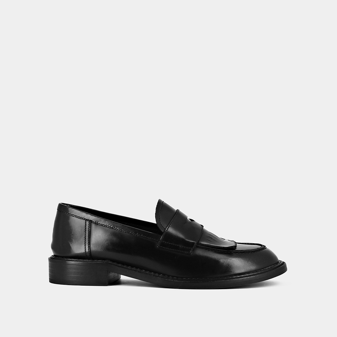 Mocassins à bouts carrés  en cuir glacé noir