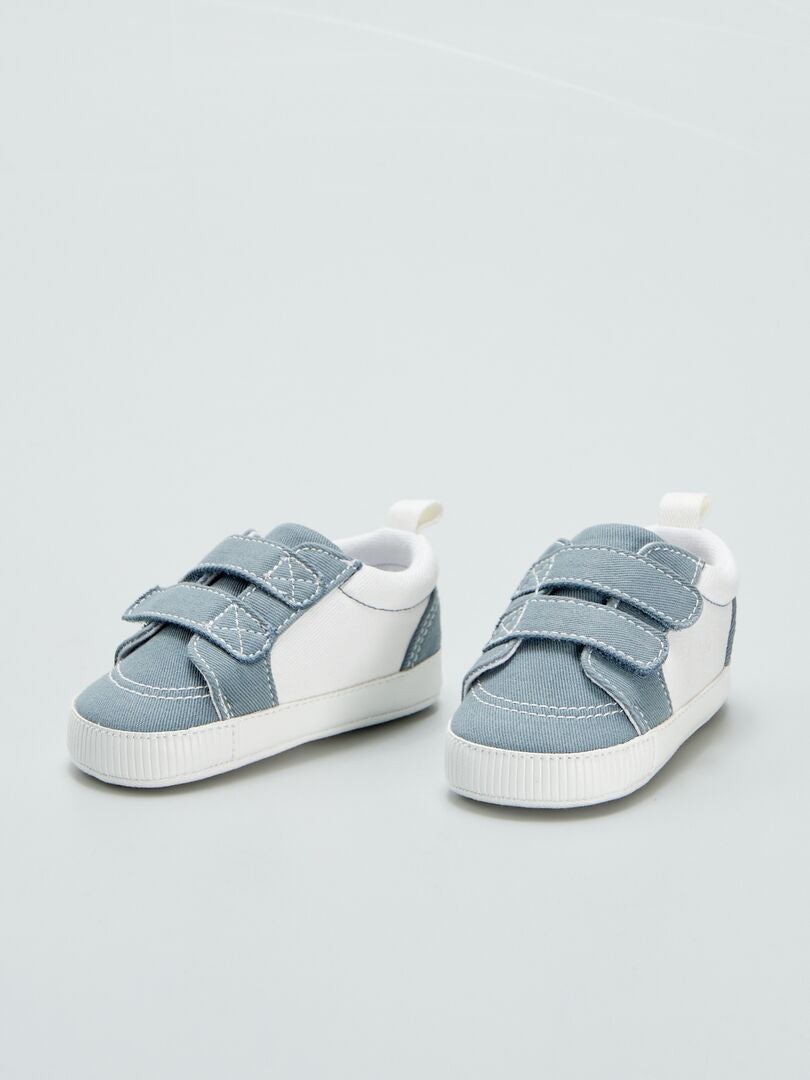 Tweekleurige lage sneakers met klittenbandsluiting - BLAUW