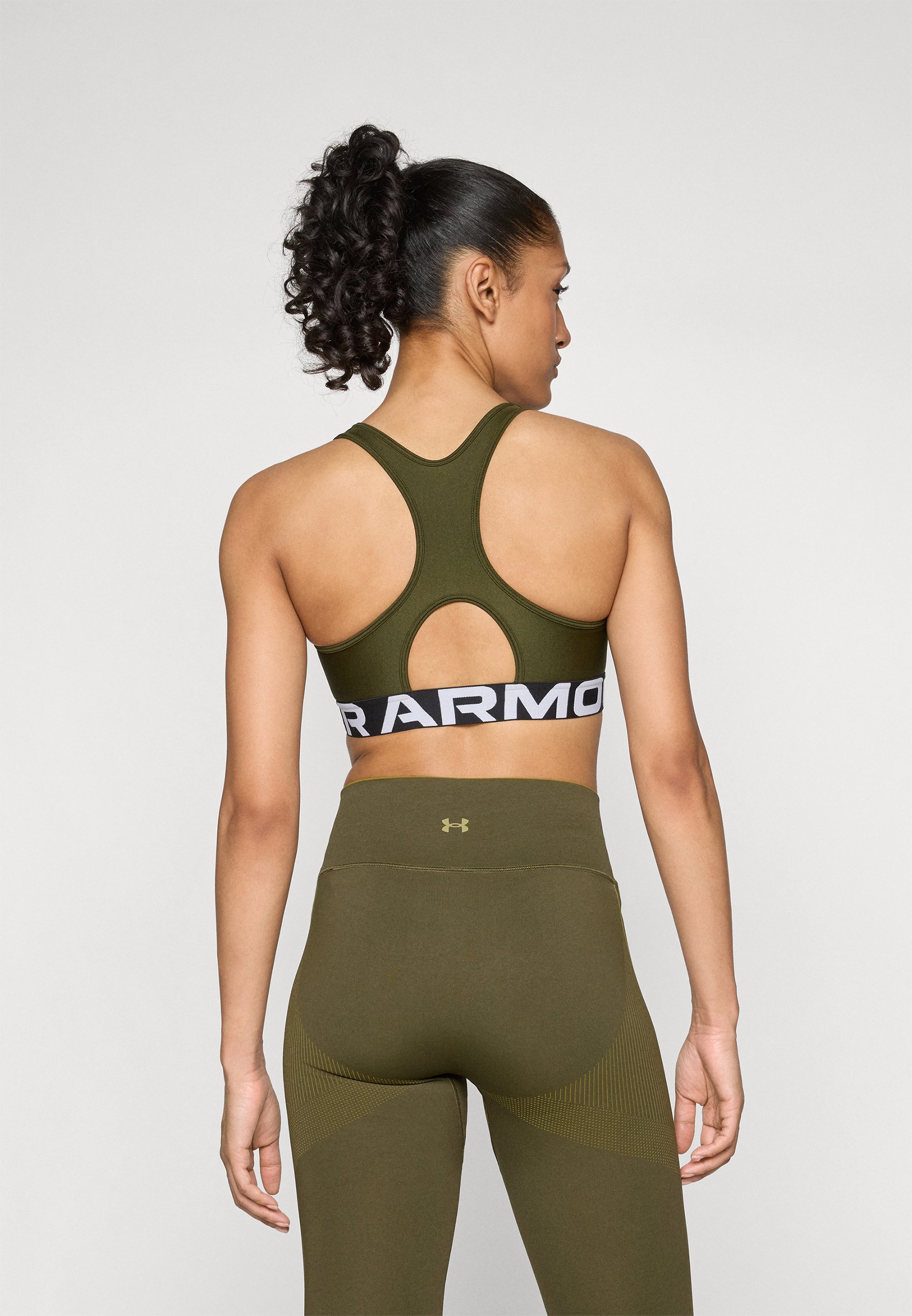 Soutien-gorge de sport Under Armour MID BRANDED - Maintien moyen - Vert expédition/blanc