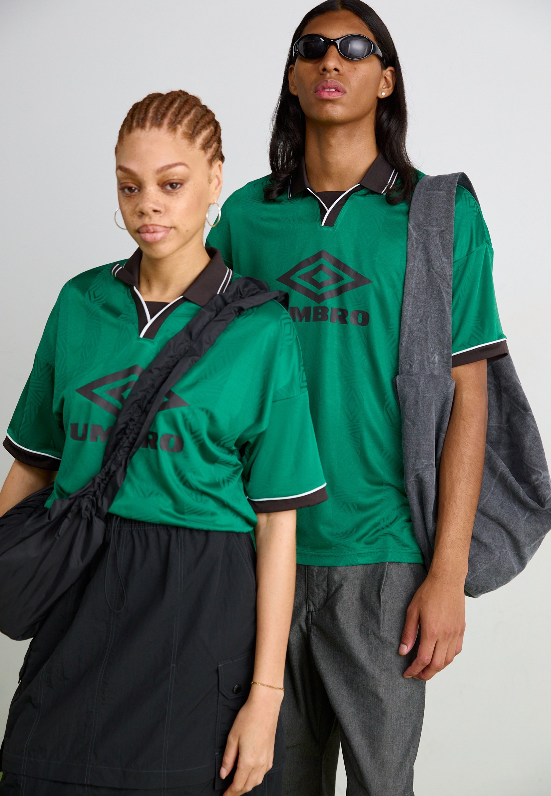 Umbro BOXY FOOTBALL UNISEX - Poloshirt - groene jas/ganache/briljant wit