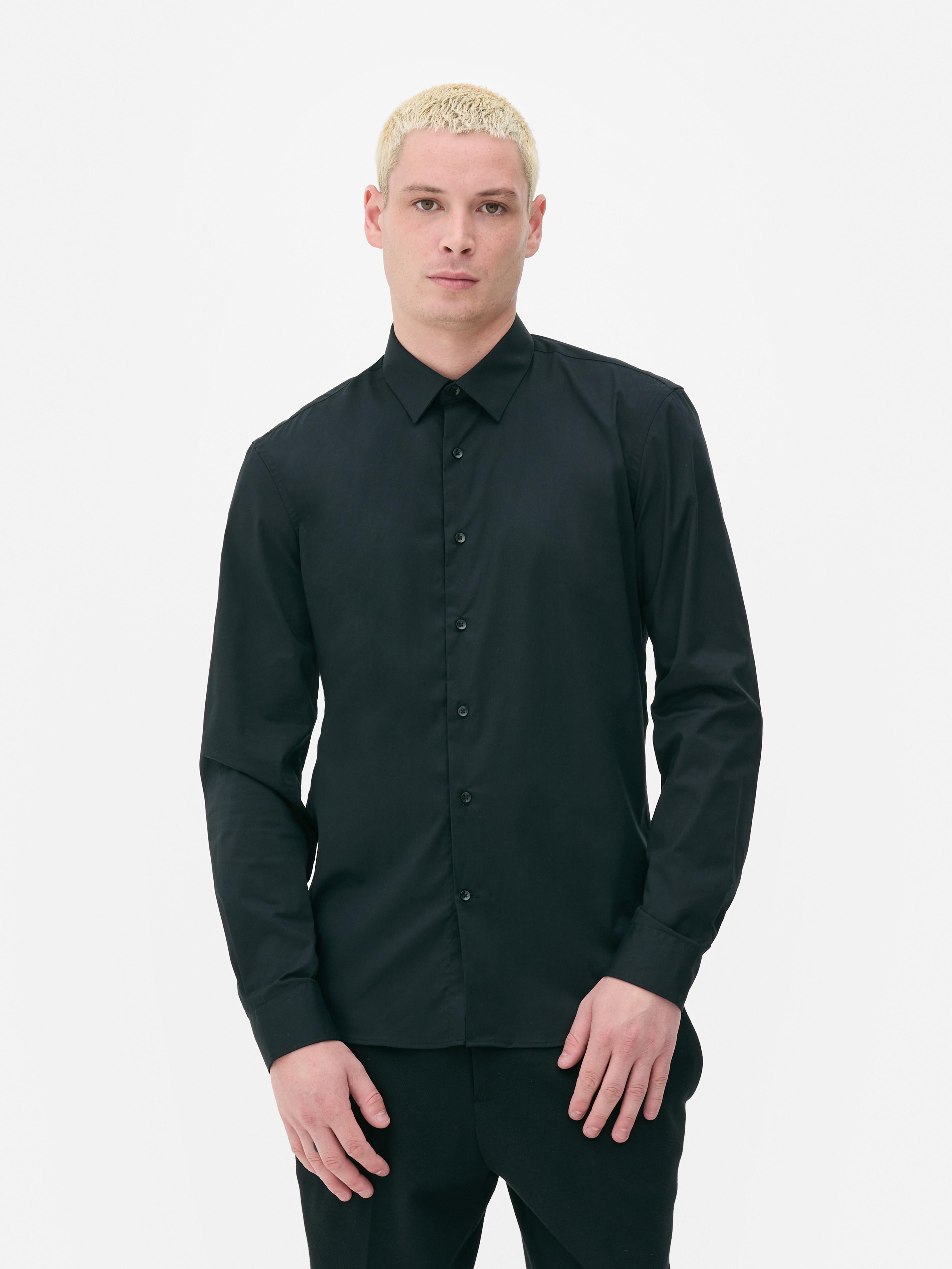 Cămașă cu nasturi și material elastic Cămașă slim fit cu guler și închidere cu nasturi în față