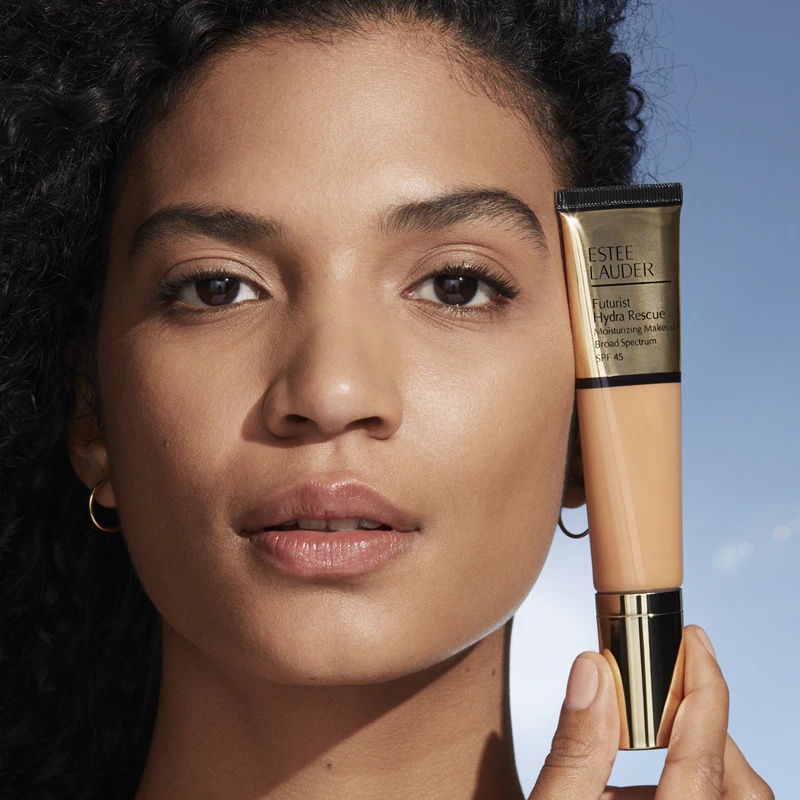 „Estée Lauder Futurist Hydra Rescue“ drėkinamasis makiažo pagrindas su SPF 45