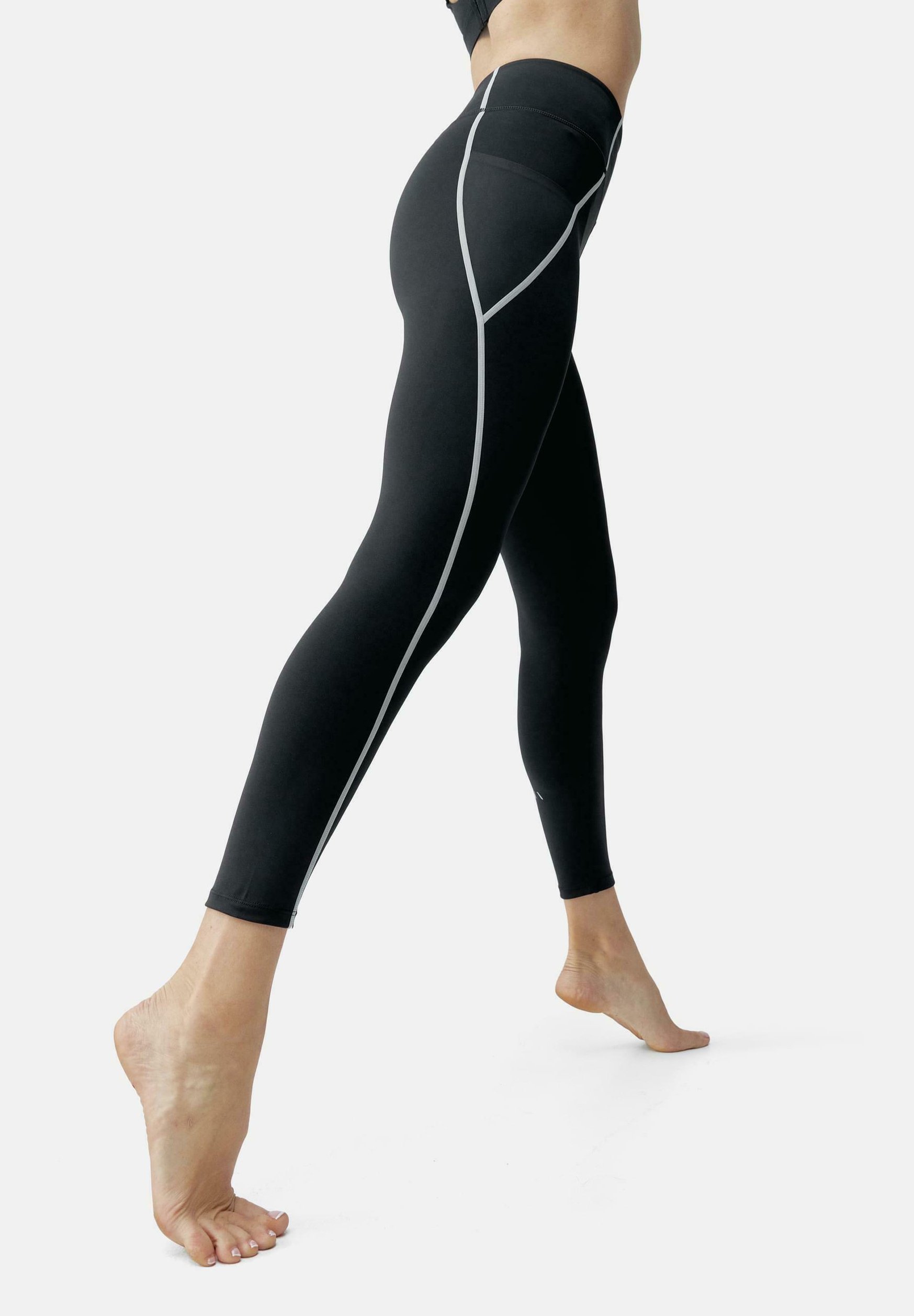 Born Living Yoga LUNA - Retuusid - mustad