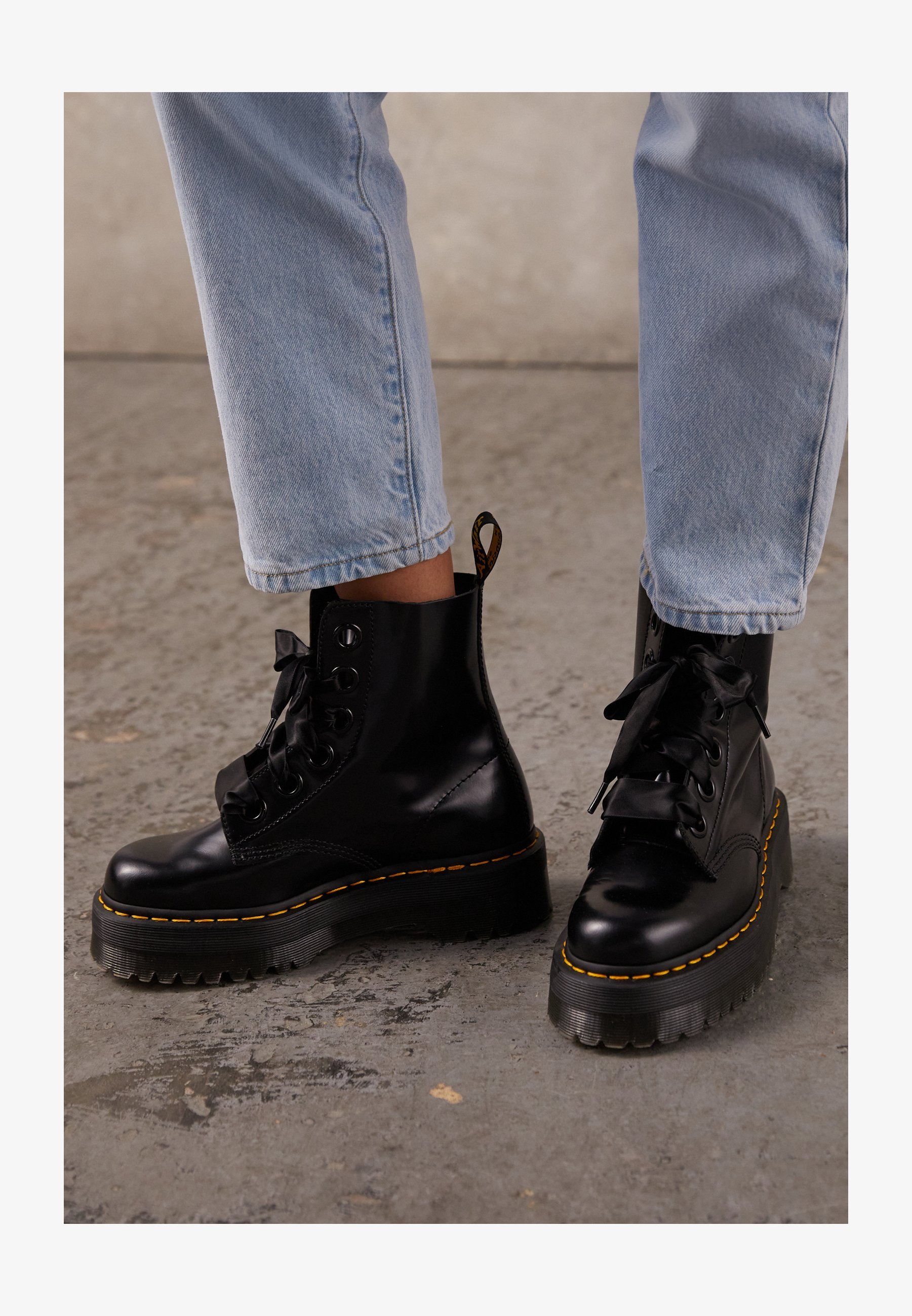 Dr. Martens Dr. Martens Platform Boots - Kotníkové boty na platformě - černá