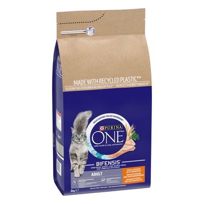 PURINA ONE Croquettes pour chats adultes au poulet et aux céréales complètes