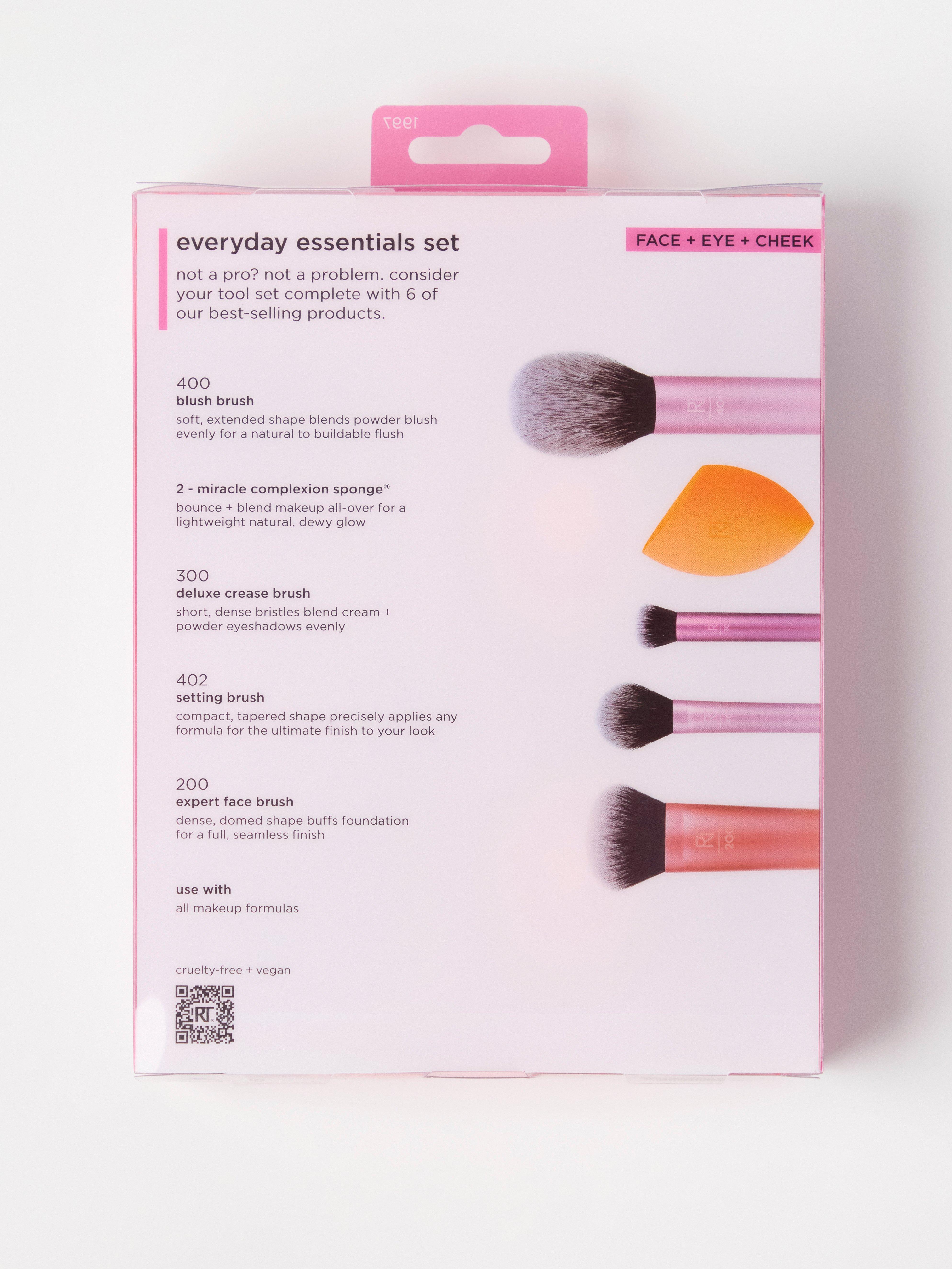Real Techniques Everyday Essentials com esponja milagrosa para a pele de brinde. Sem cor.